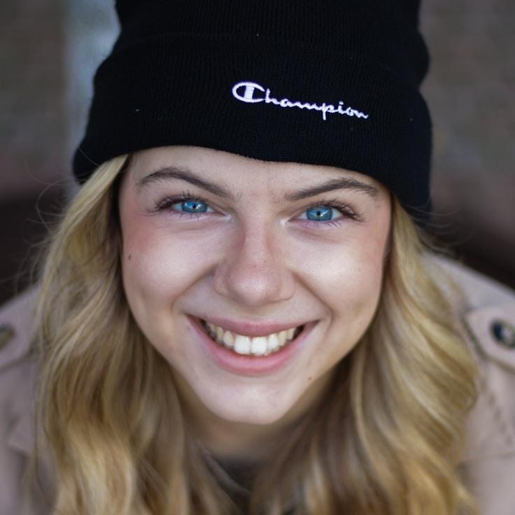 Portrait of Anika Sharma meditation instructor